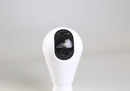 萤石4G灯座摄像机C8b：智能检测，安全防御升级